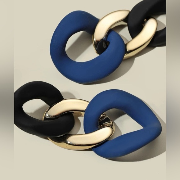 Color Block Chain Link Earrings - Picture 3 of 4